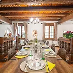 Villa Maison De Groupe - Salle De Jeux, Cuisine, Salle à Manger Et Salon Ouverts