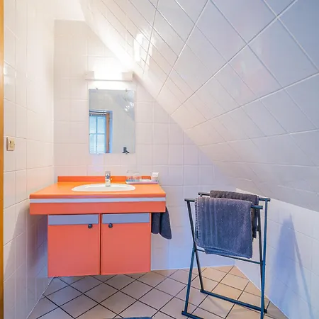 Maison De Groupe - Salle De Jeux, Cuisine, Salle A Manger Et Salon Ouverts Villa *